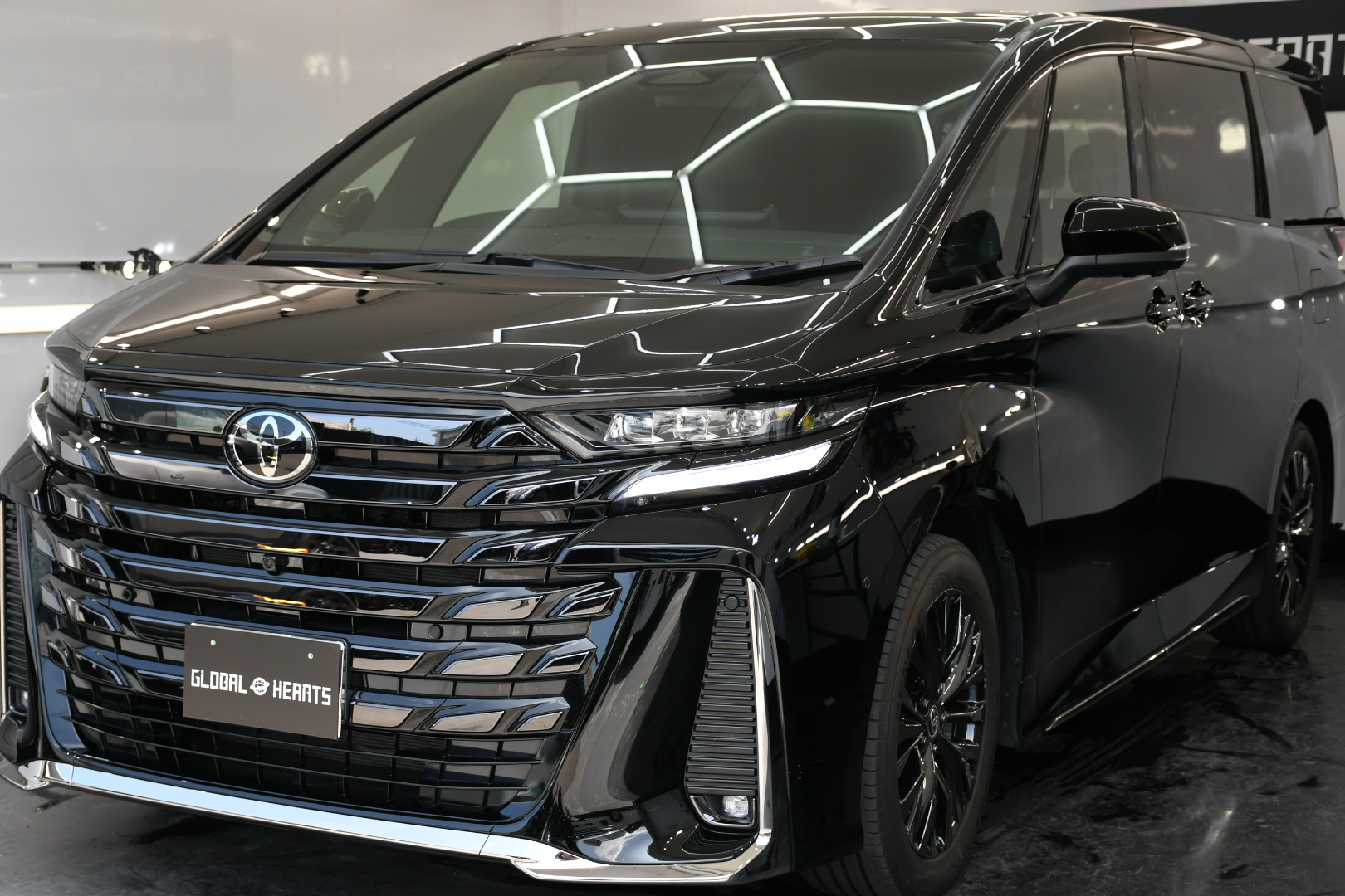 TOYOTA VELLFIRE × ServFaces Ultima Plusセラミックコーテイング施工