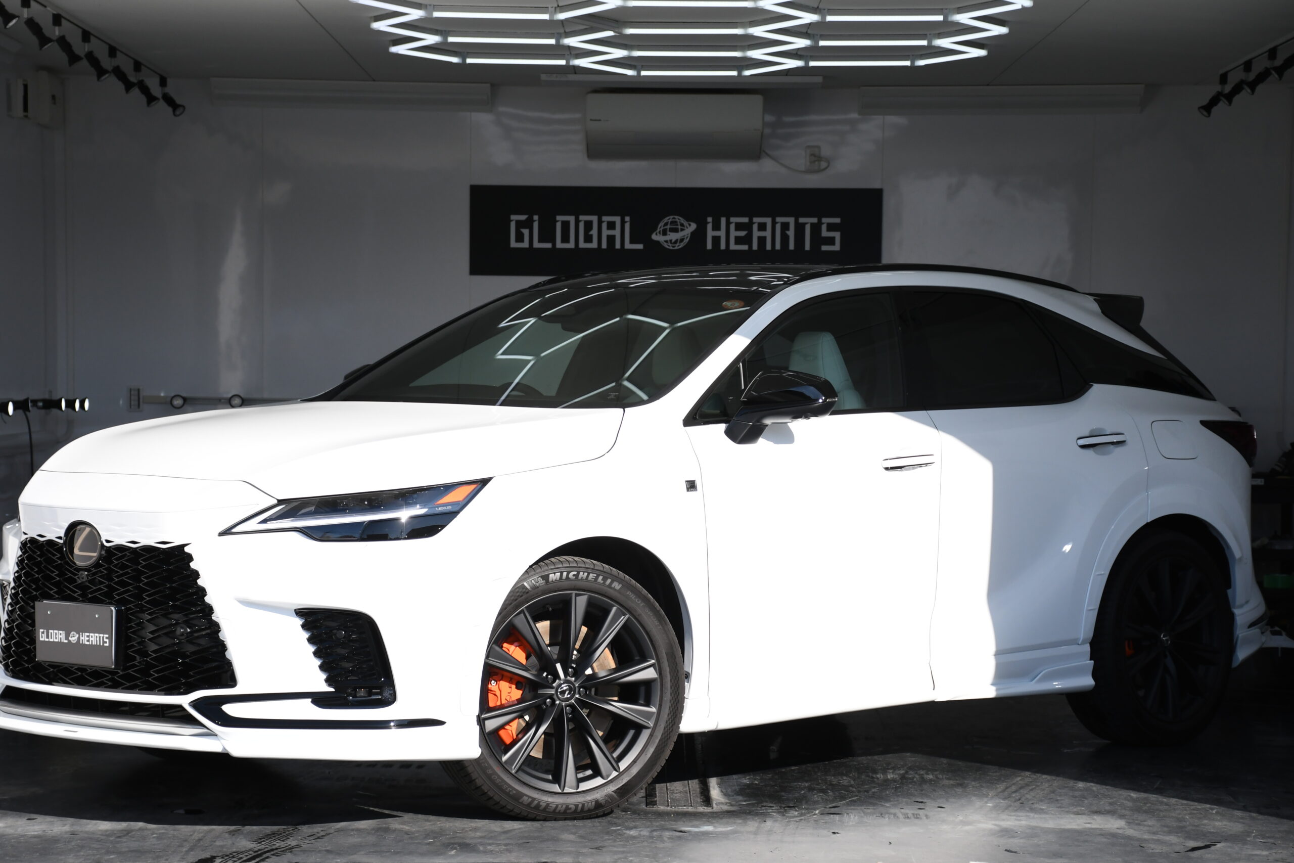 高砂市よりレクサス RX500hアーティシャンスピリッツ エアロ取付 ＆ GTECHNIQコーティング施工　