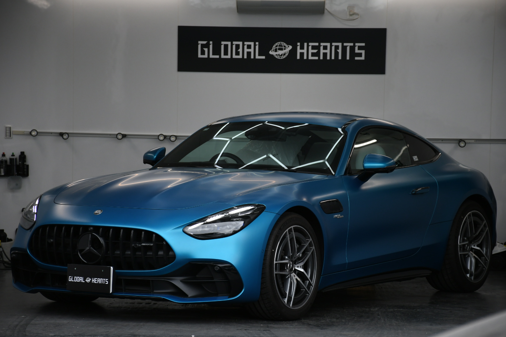  メルセデスAMG GT43シルバーパーツグロスブラックラッピング施工！